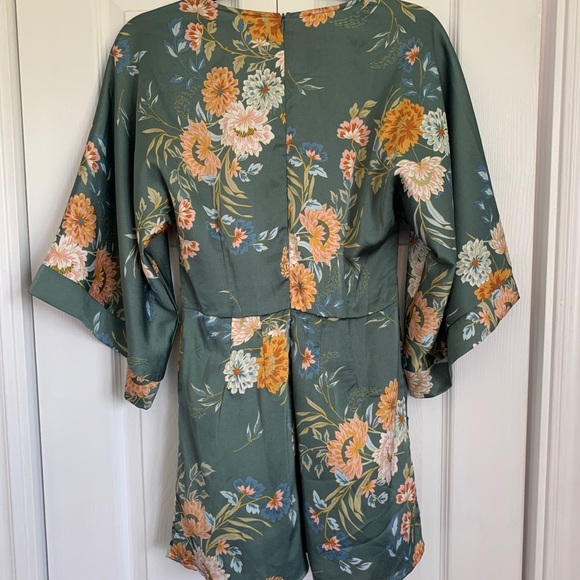 Bishop & Young Silky Floral Romper - Picture 4 of 4